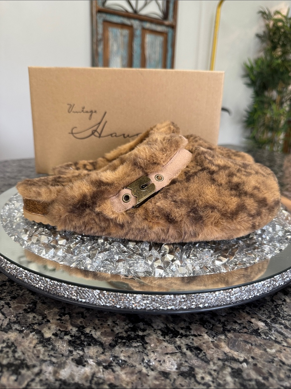Vintage Havana Women's wool and cow suede Slip-On faux fur Clog - slipper NEW 9